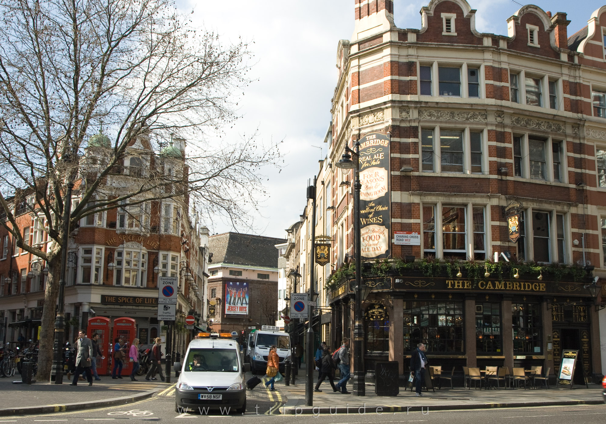Площадь Cambridge Circus Площадь Cambridge Circus