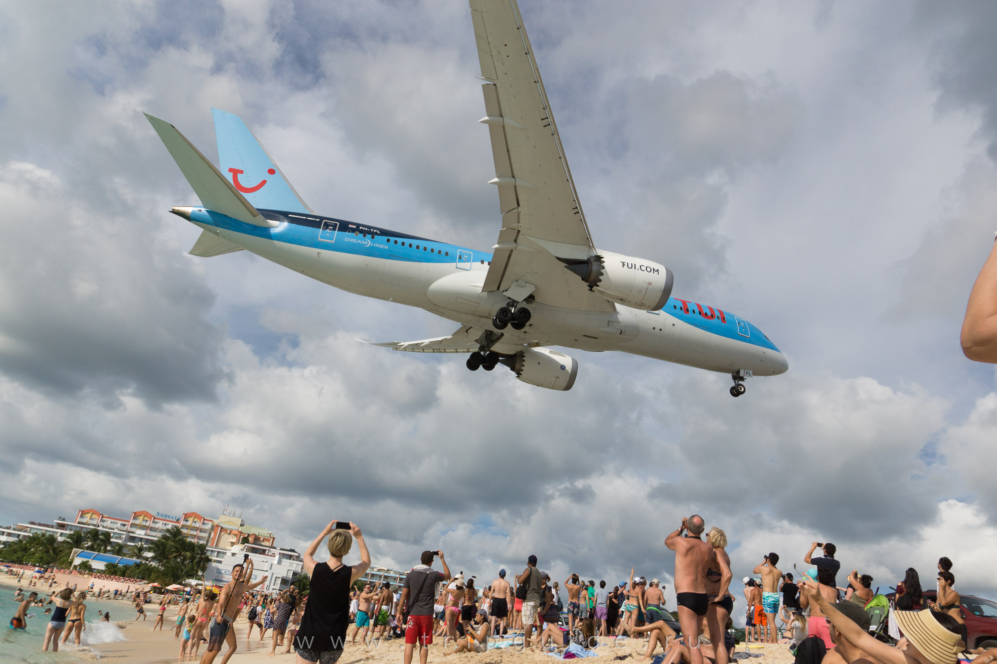 Boeing 787-8 Dreamliner авиакомпании TUI, бортовой номер PH-TFL Boeing 787-8 Dreamliner авиакомпании TUI, бортовой номер PH-TFL