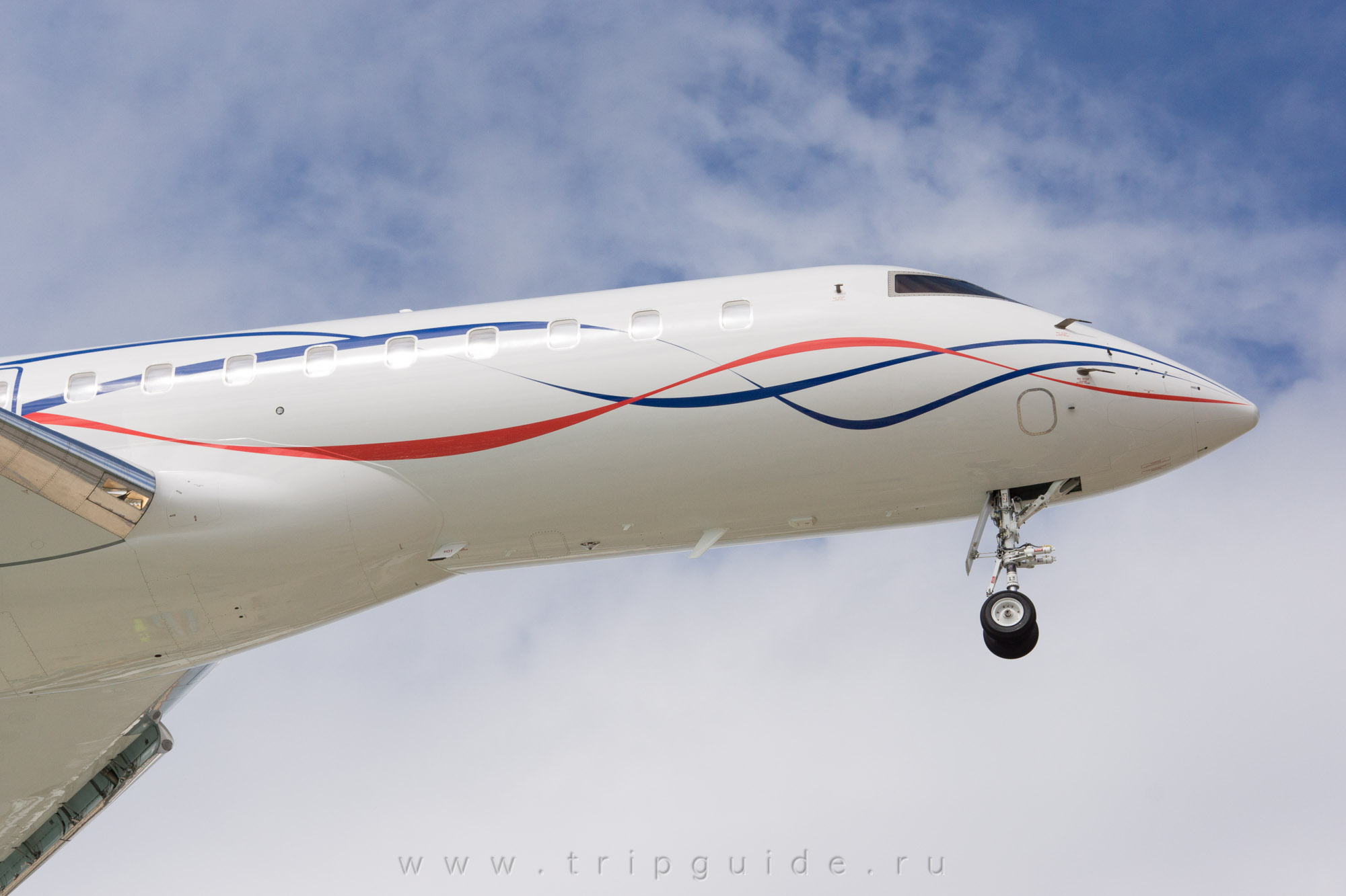 Самолет Bombardier Global 6000, бортовой номер M-YFTA Самолет Bombardier Global 6000, бортовой номер M-YFTA
